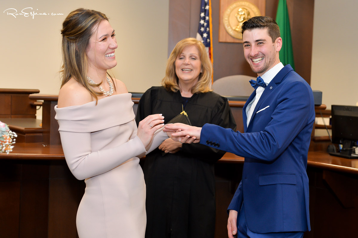 Seattle bride and groom tide the knot